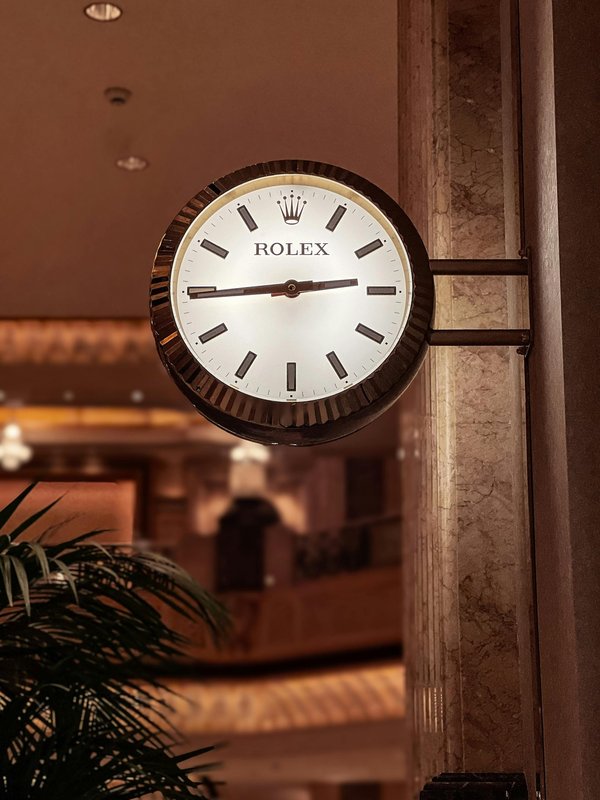 Elevate your décor with luxury rolex-style wall clocks